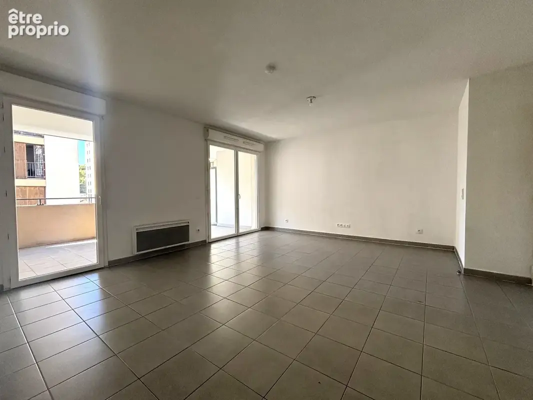 Appartement T3 de 66 m2 avec vaste terrasse de 18 m2 et garage fermé   Marseille 13004 Les Chartreux - photo 4