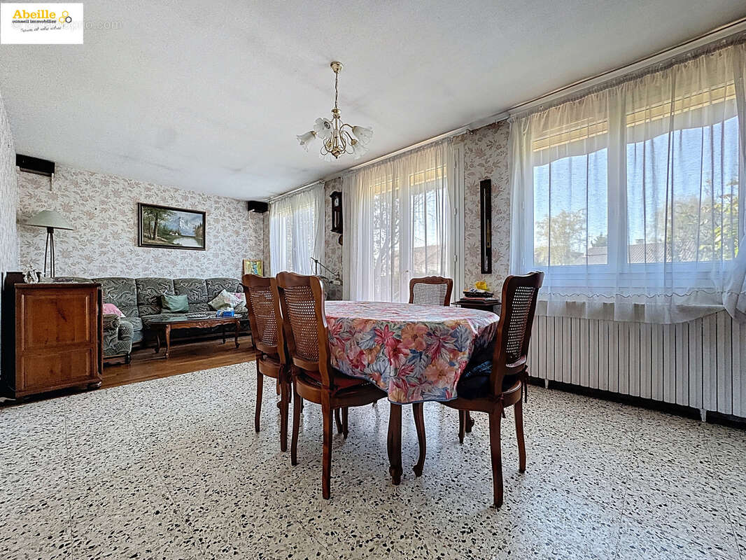 Maison à SAINT-MAURICE-MONTCOURONNE