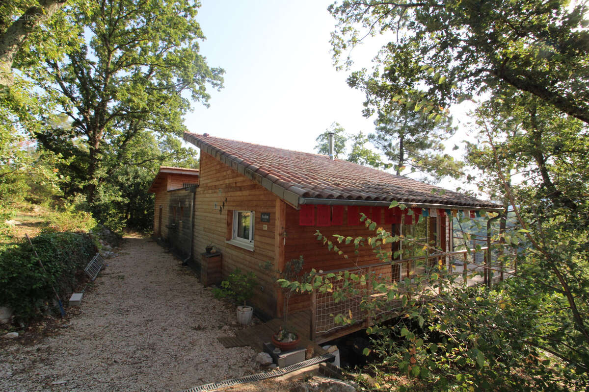 Charmante maison en bois de 98 m2 sur un terrain de 2800 m2. - photo 35