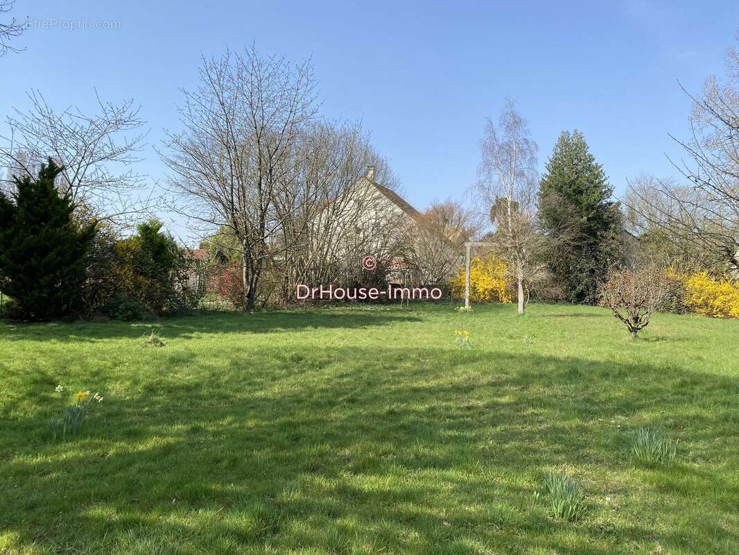 Terrain 517 m² à Gometz-La-Ville  - photo 2