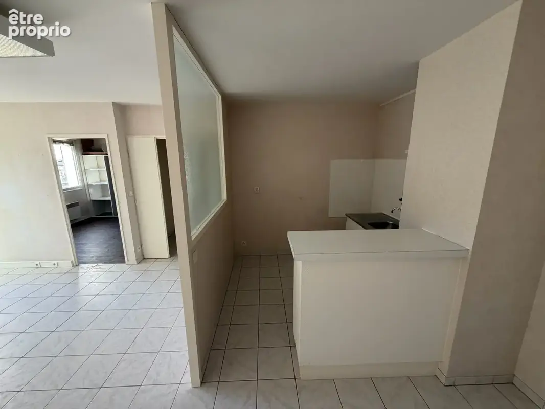 Appartement t3 residentiel - cave - parking privé - photo 2