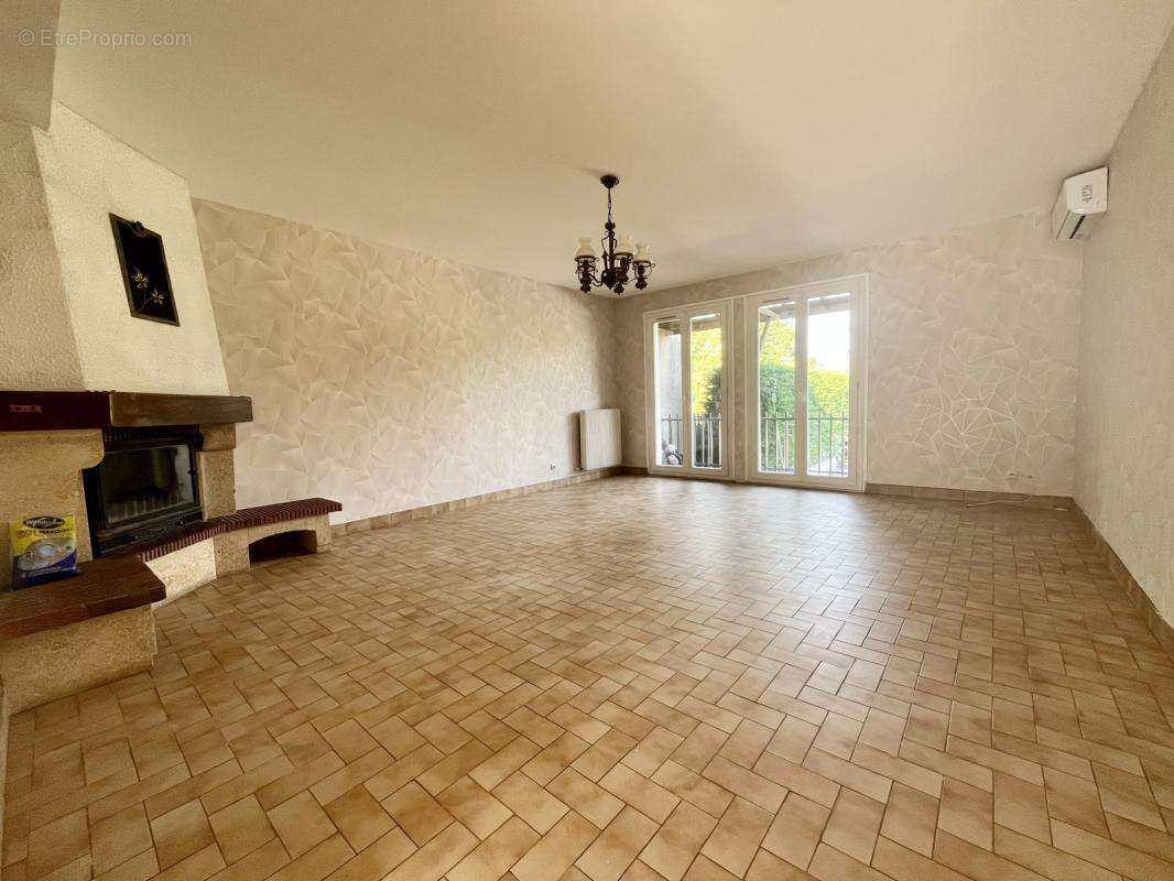 Maison à CASTELGINEST