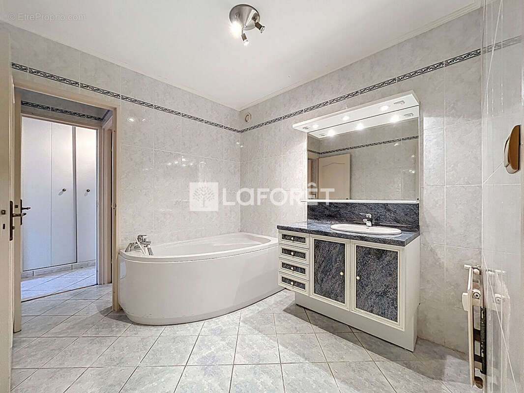 Appartement à RILLIEUX-LA-PAPE