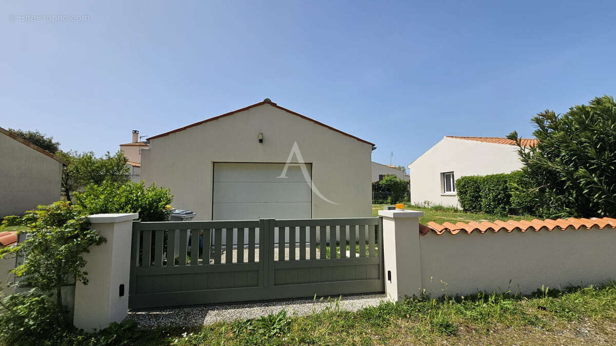 Maison à PORT-DES-BARQUES