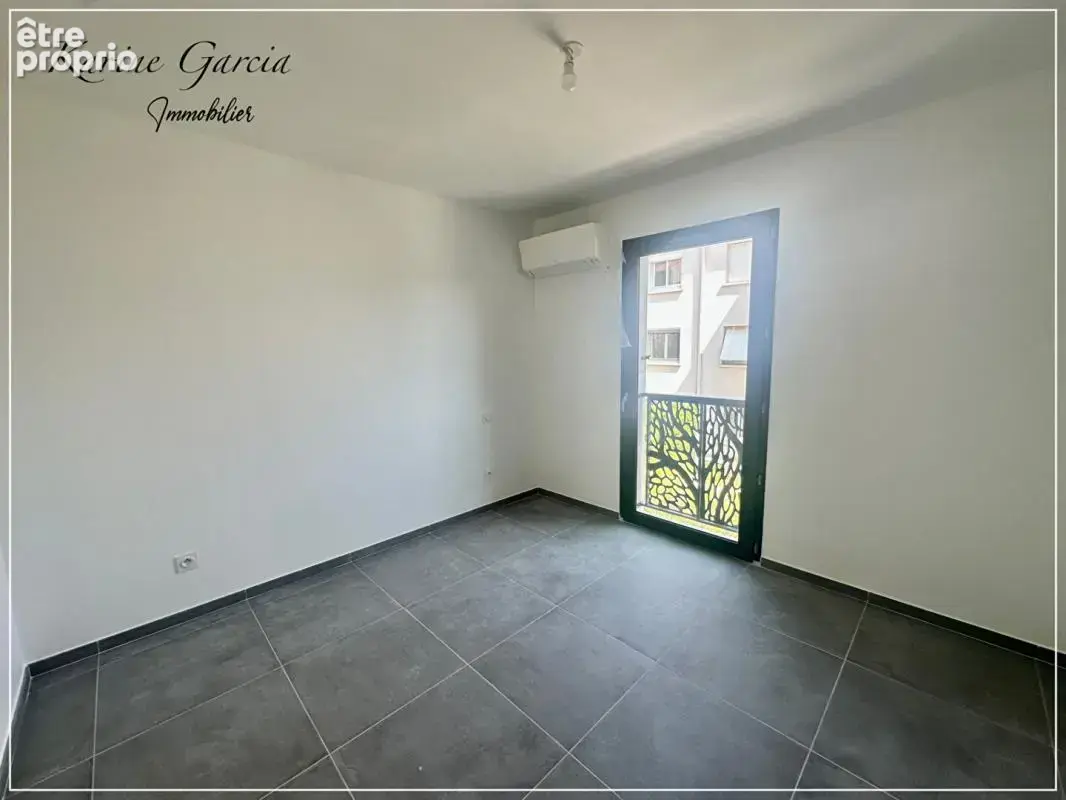 Six fours les plages - construction recente - appartement de type 3 -  68 m2 - terrain 54 m² - parking en sous sol - photo 10