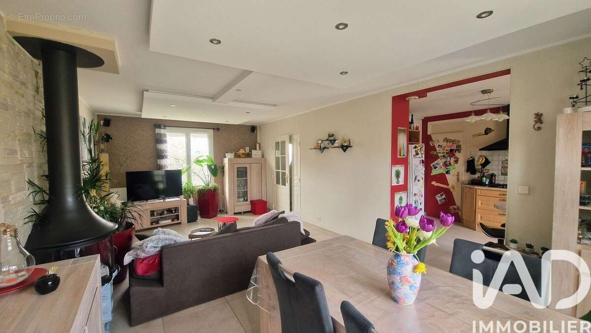 Photo 2 - Maison à BRIE-COMTE-ROBERT