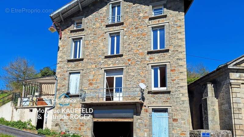 Immeuble 2 appartements (T3/T5) à Olliergues - photo 2