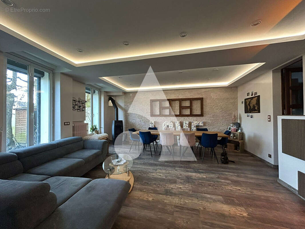 Maison T14 (342 m²) 10 chambres à vendre à LA FERTE SOUS JOUARRE - photo 4