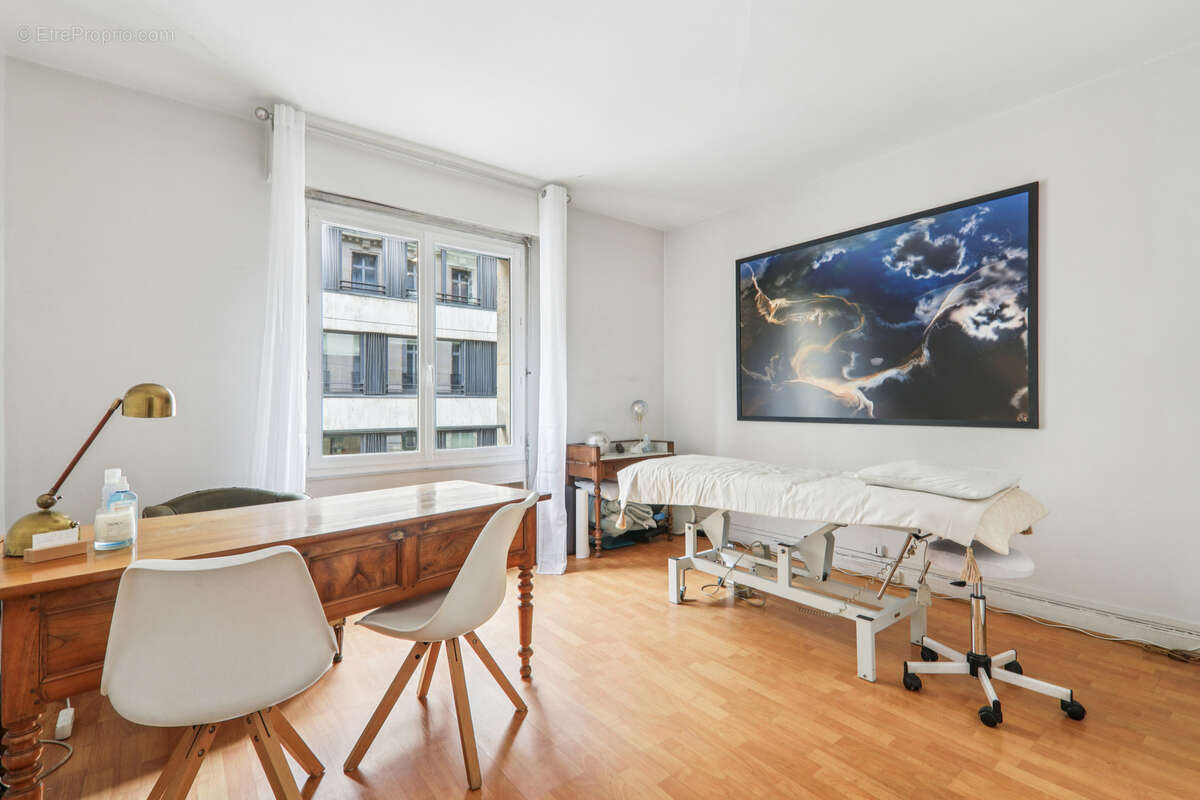 Appartement à PARIS-8E