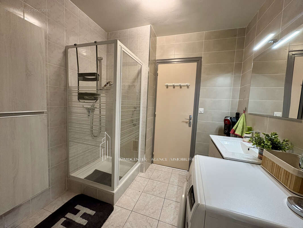 Appartement T2 Ascenseur et Clim - Agence Immocenter Chanas - photo 7