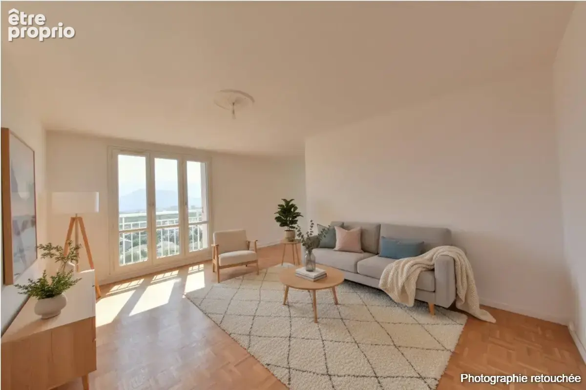 Appartement 83 m² à Seyssins  - photo 1