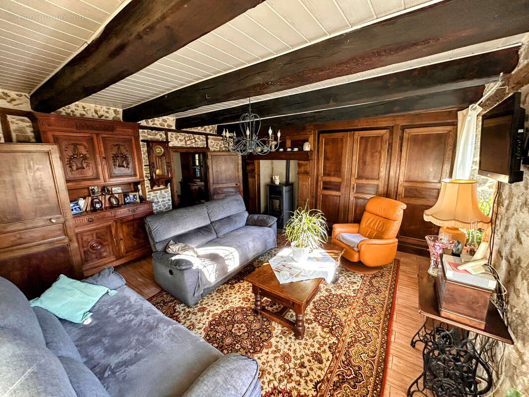 Maison à SAINT-BONNET-PRES-BORT