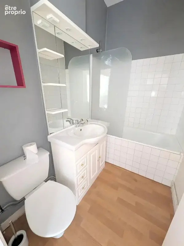 FOUGERES - Immeuble de rapport - 7 logements - 300 m² - photo 13