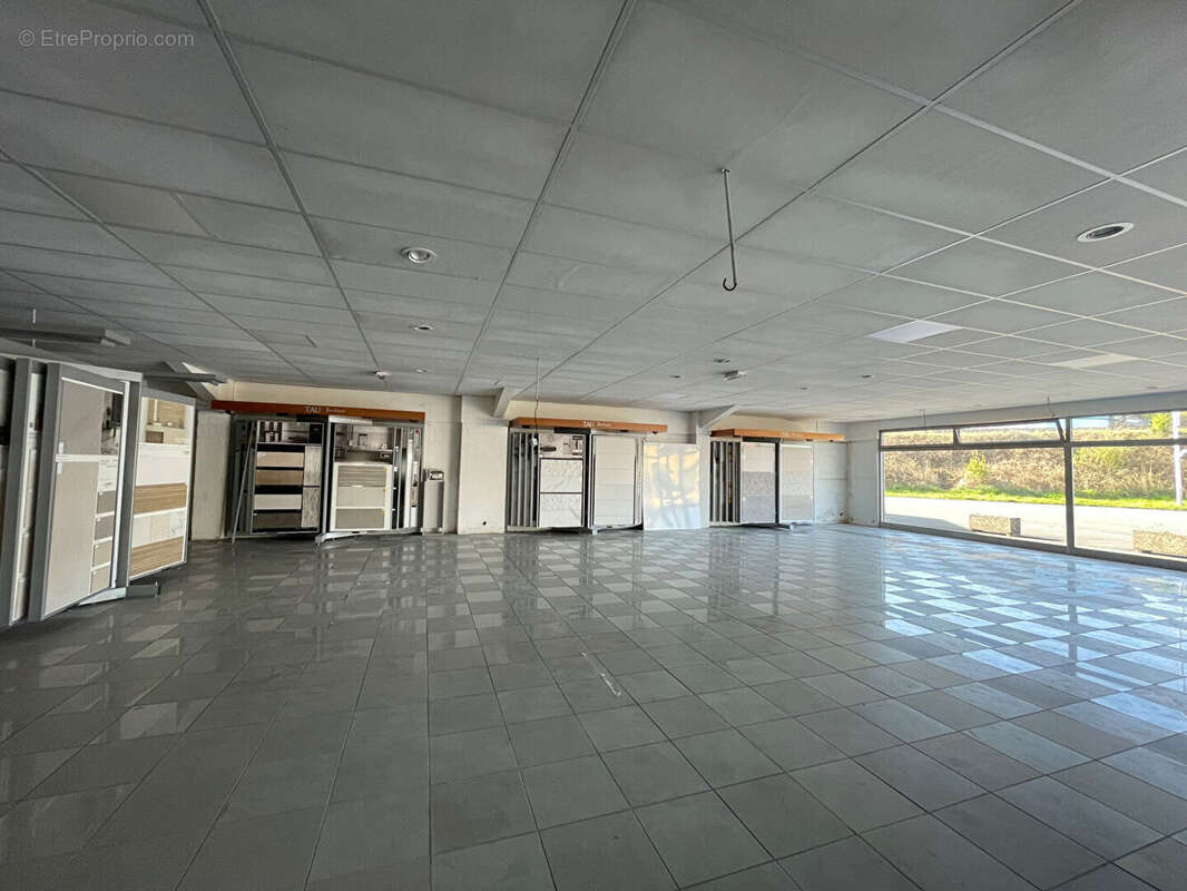 Cellule commerciale 400 m2 Betting 57800 - photo 4