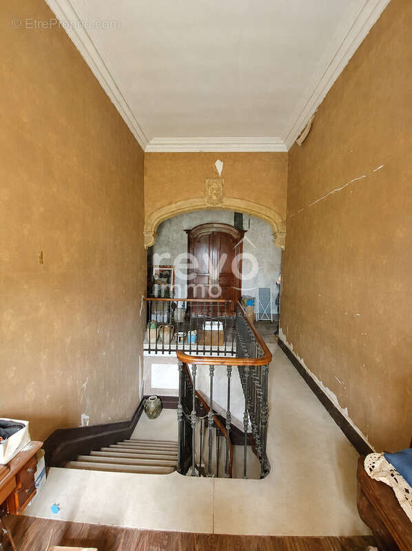 Demeure de caractère du 19ème siècle  325 m²  Fort potentiel - photo 7