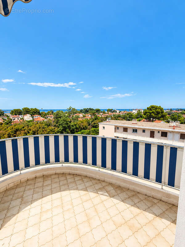 Appartement à VILLENEUVE-LOUBET