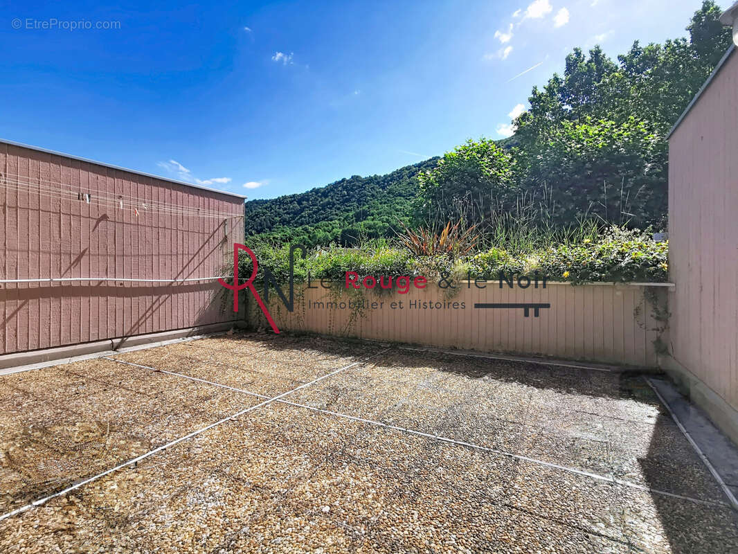 Appartement à POISAT