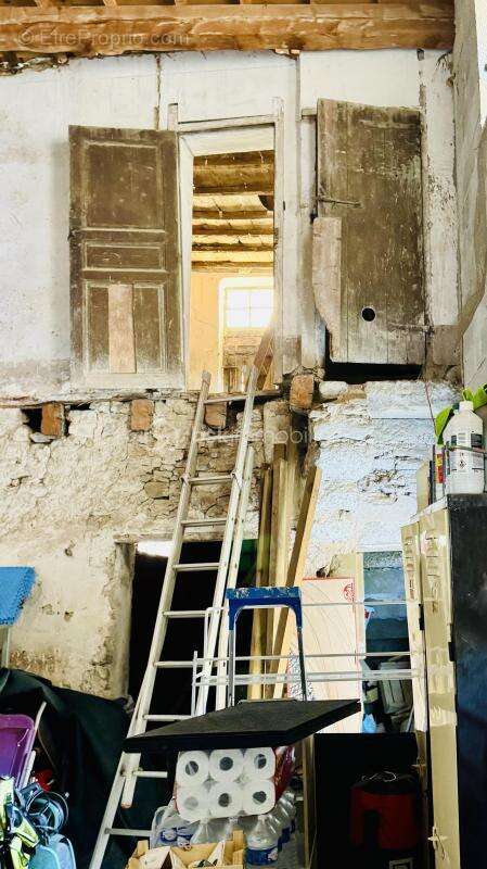 Maison en pierre avec grand bâtiment annexe - photo 20