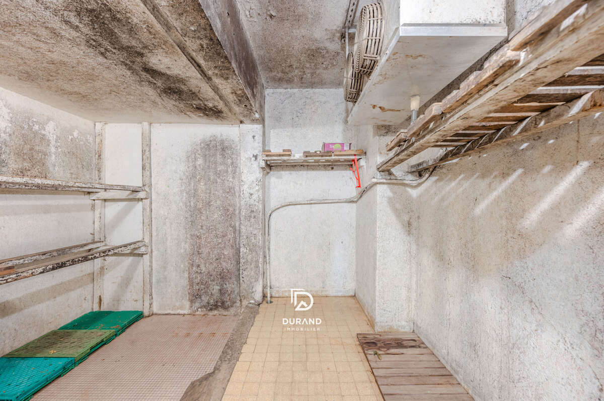 Commerce à MARSEILLE-9E