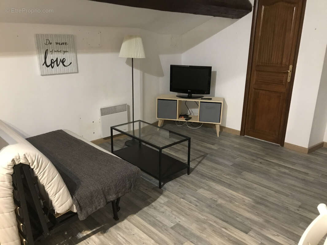 Appartement à LA GARDE-ADHEMAR