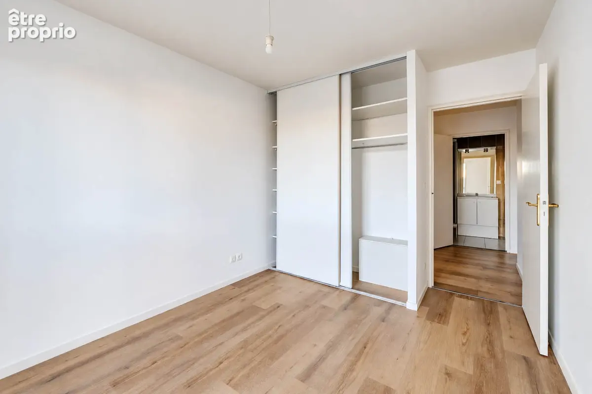 Appartement T5  90m2, garage 30 m2 et ascenseur - photo 6