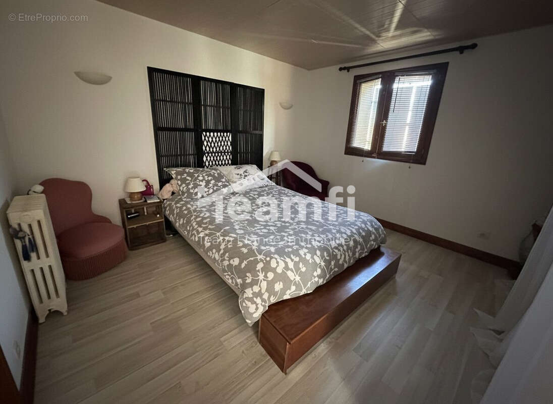 Maison 112 m² à Saint-Remy-Sur-Durolle  - photo 5
