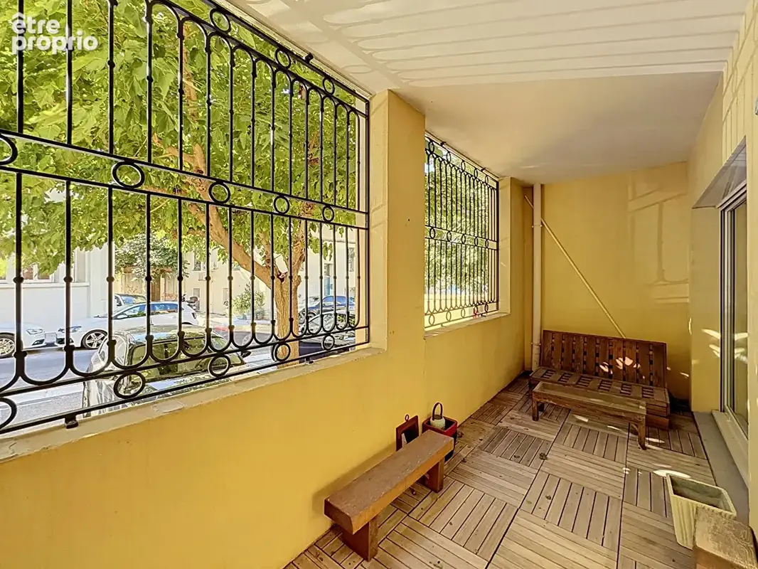 À vendre un appartement 2 pièces de 51 m2 avec terrasse secteur Corniche Kennedy/ Vallon des Auffes 13007 MARSEILLE - photo 2