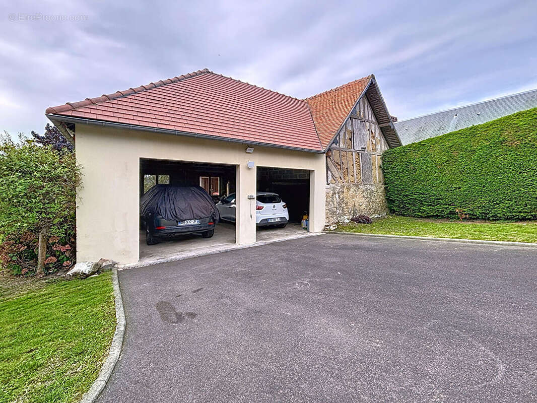 Maison à SAINT-CYR-DU-RONCERAY