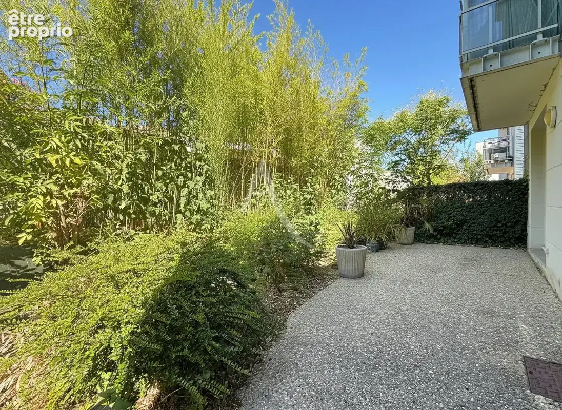 À 1 min de la rochelle appartement t3 rez-de-jardin - photo 1