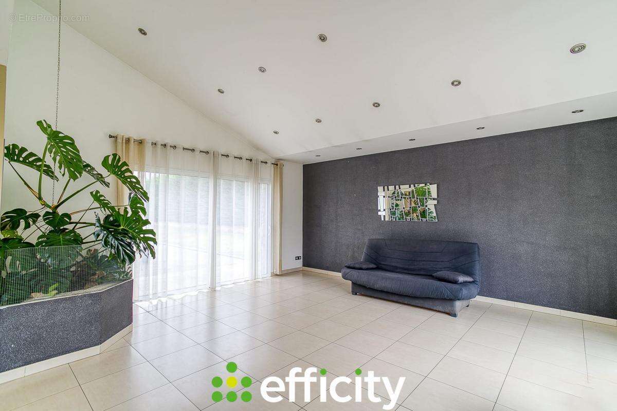 Maison à SAINT-ROMAIN-DE-JALIONAS