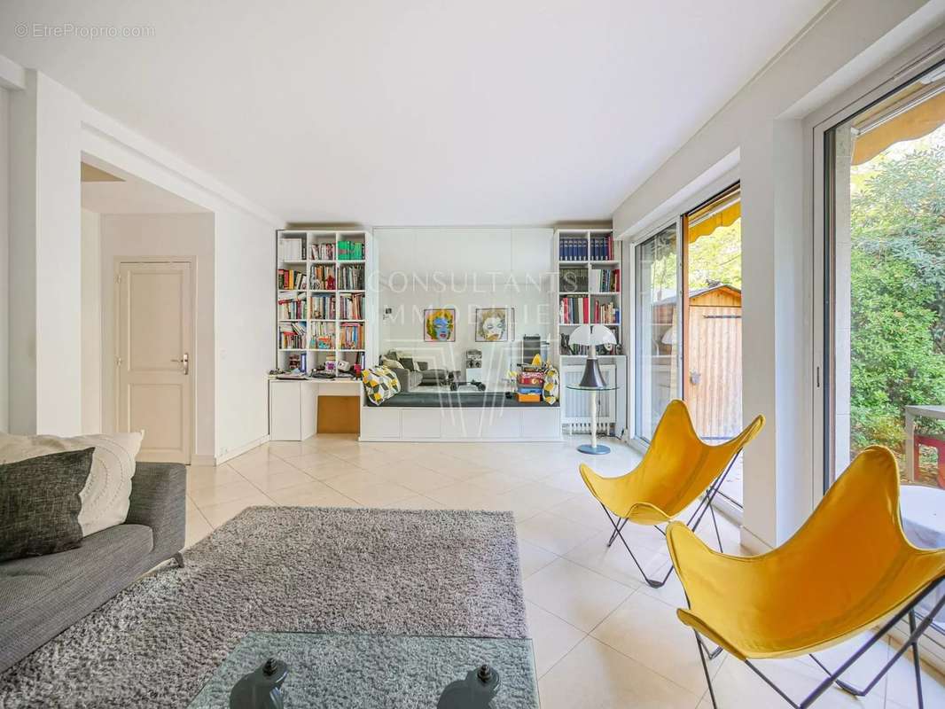 Appartement à NEUILLY-SUR-SEINE