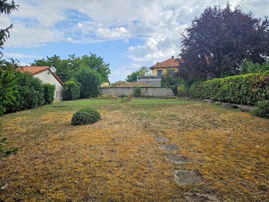 Maison 160 m² hab - 5 pièces - Grand sous sol - Terrain - Vertaizon 63 - photo 4