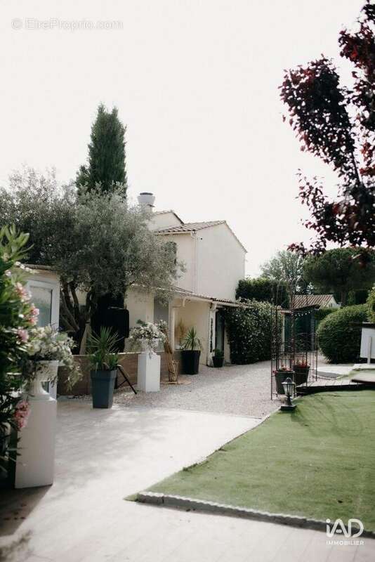 Photo 5 - Commerce à TOURRETTES