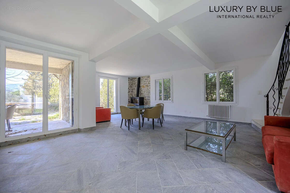 Maison à MOUGINS