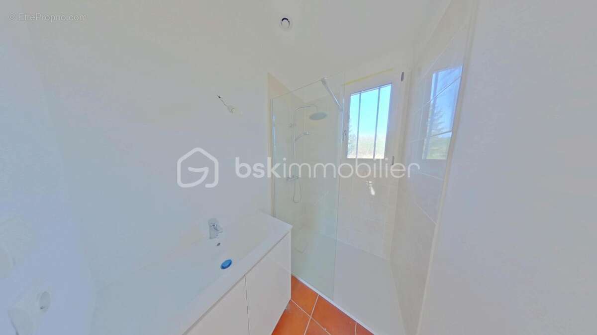 Maison à EGRISELLES-LE-BOCAGE