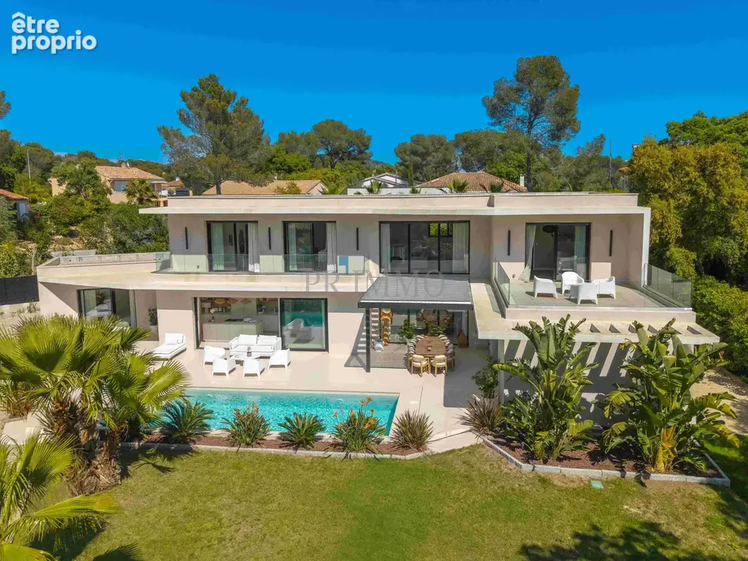 Maison 7 pièces 230 m² · à Saint-Raphael · 230 m² · 2 050 000 €