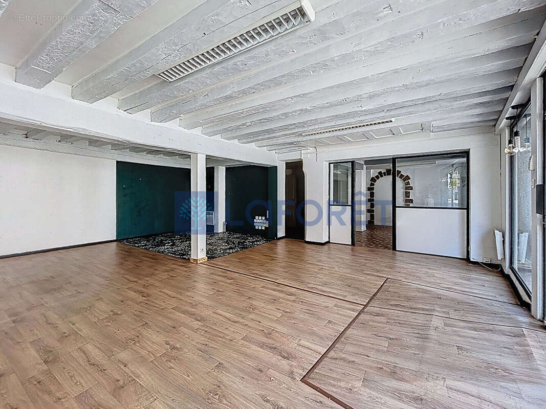 Commerce à VERNEUIL-SUR-AVRE