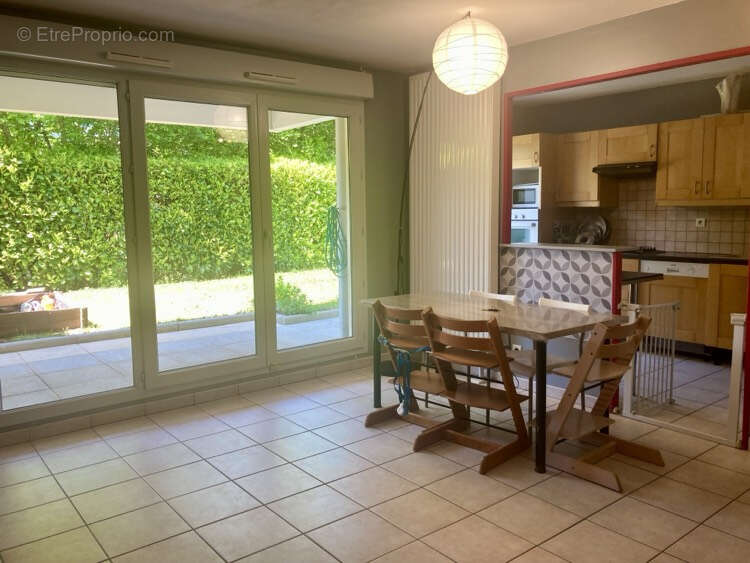 Appartement à RILLIEUX-LA-PAPE
