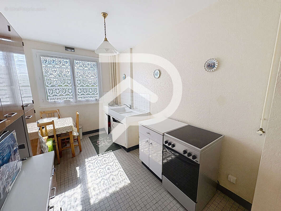 Appartement à SAINT-MAUR-DES-FOSSES