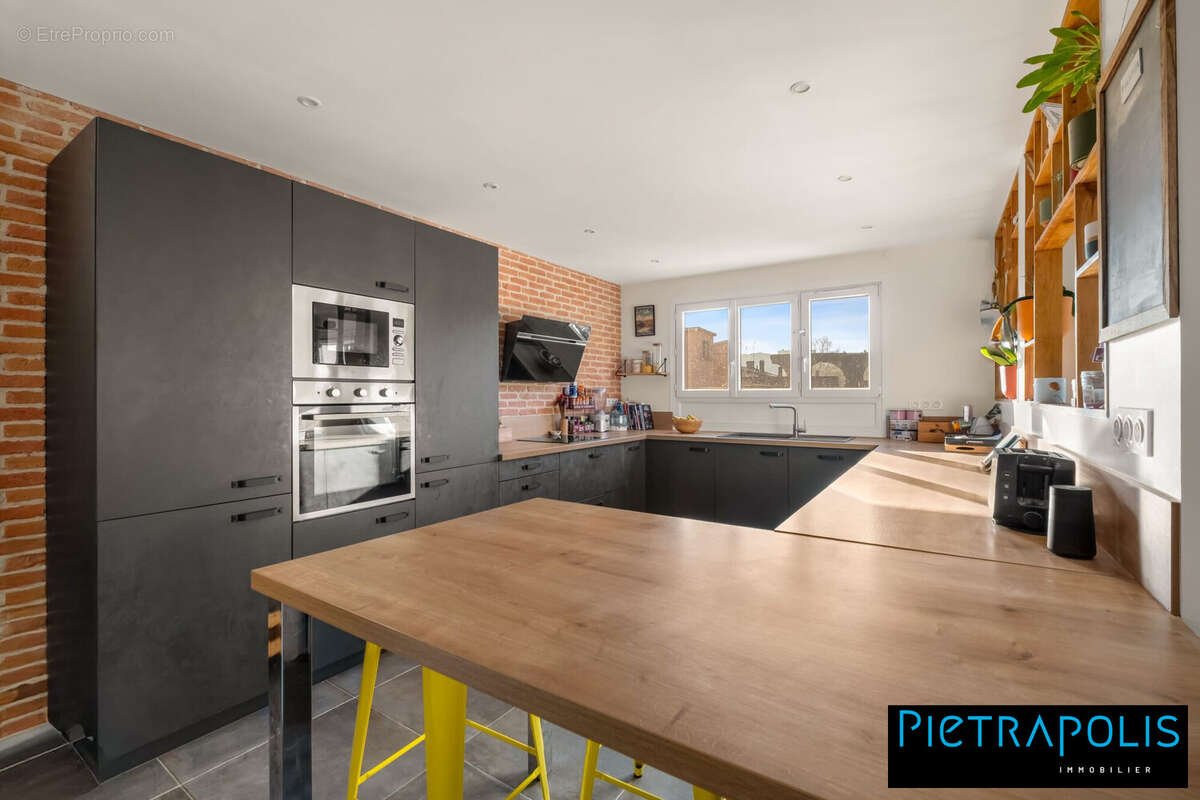 Maison 161 m² à Sainte-Foy-Les-Lyon  - photo 5