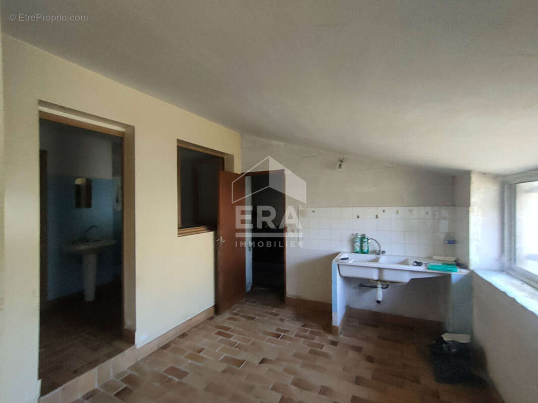 Maison  + grange à vendre à Saugon - travaux à prévoir - photo 10