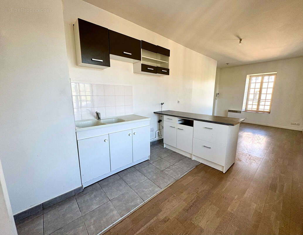 Appartement à MORIGNY-CHAMPIGNY