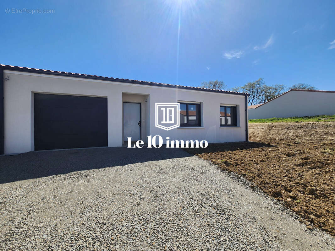 Allée  - Maison à CHOLET
