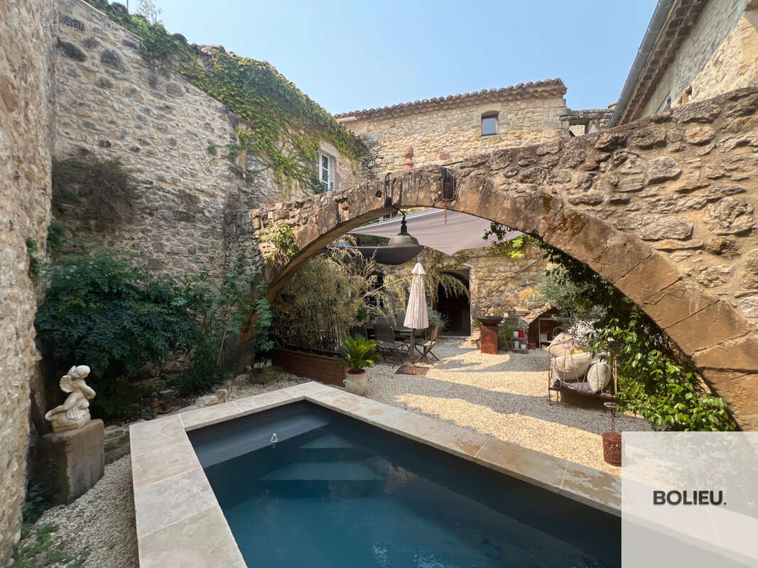 Maison à UZES