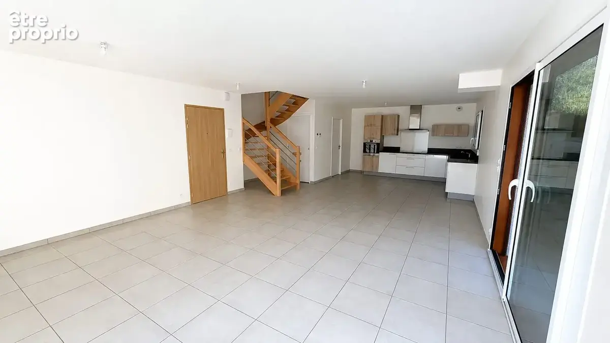 Appartement 98 m² à Thyez  - photo 4