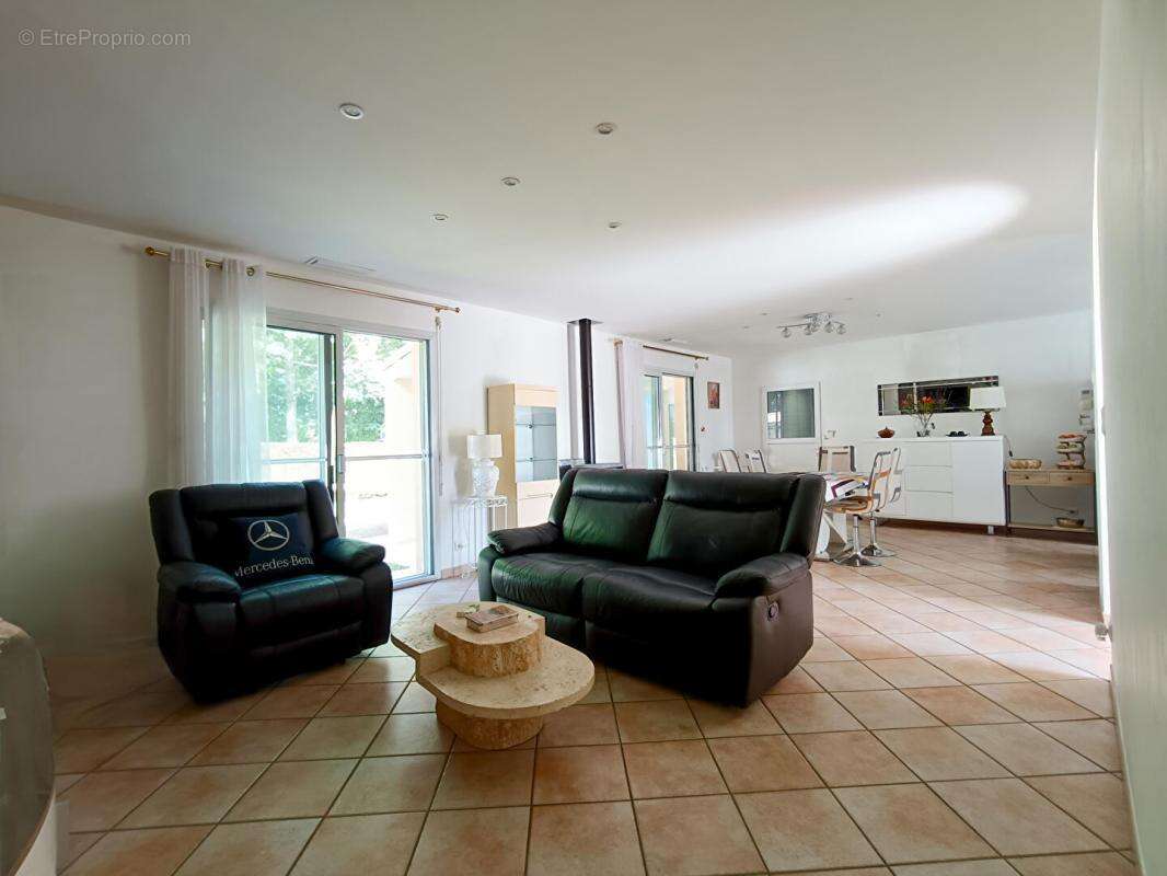 Maison à SAINTE-LIVRADE-SUR-LOT