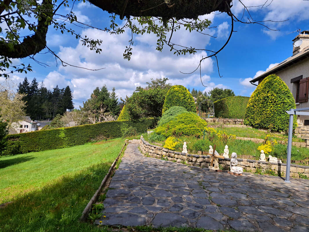 Maison à LE CHAMBON-SUR-LIGNON
