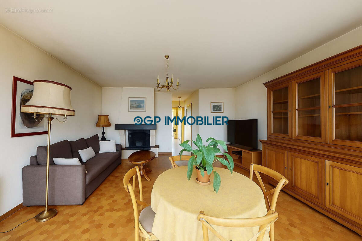 Maison à CASTELGINEST