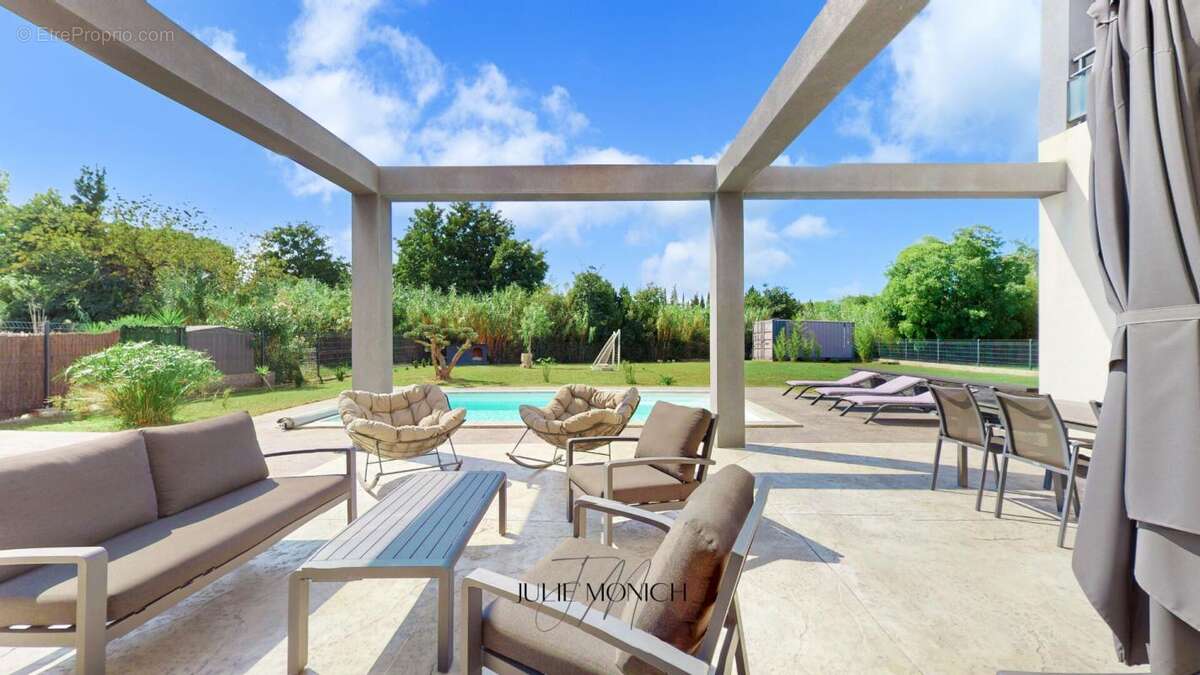 Maison à SAINT-GENIS-DES-FONTAINES