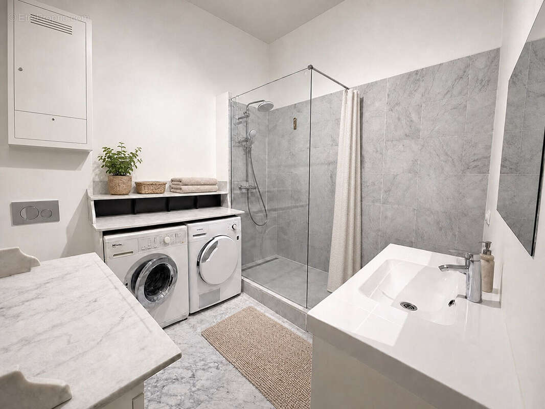 Appartement Marseille 4/5 pièce(s) 130 m2 - photo 10